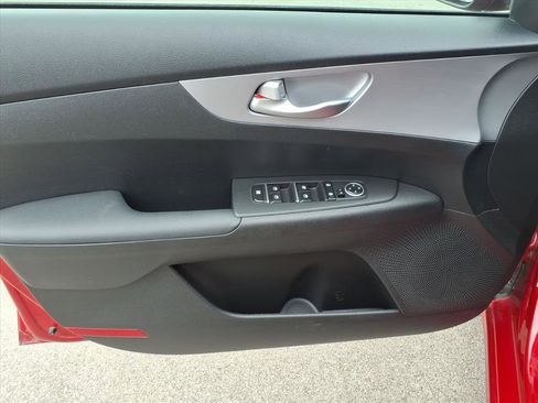 Used 2023 Kia Forte LXS w/ LXS Technology Package image 11