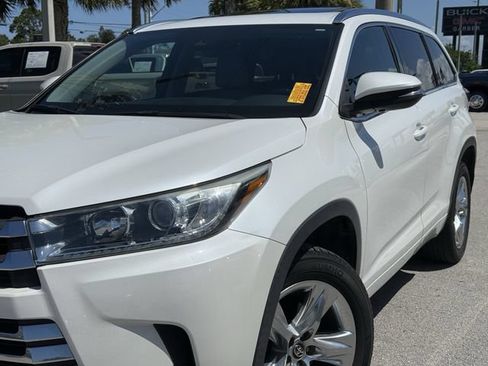 Used 2018 Toyota Highlander Limited FWD image 5
