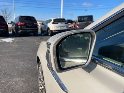 Used 2020 Lincoln Continental AWD w/ Premium Package image 10