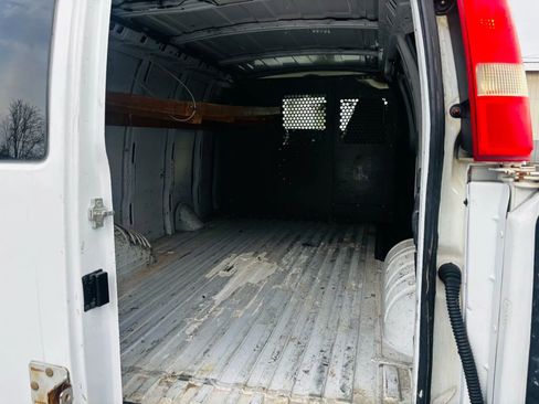 Used 2008 Chevrolet Express 2500 RWD image 7