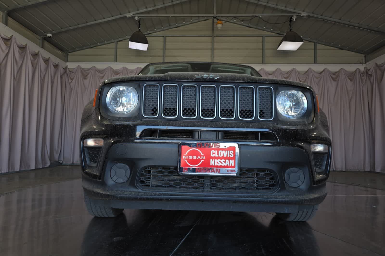 Used 2023 Jeep Renegade Latitude AWD/4WD image 11