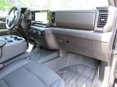 Used 2026 Chevrolet Silverado 1500 LT AWD/4WD image 13