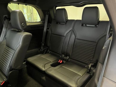 Used 2023 Land Rover Discovery S R-Dynamic AWD/4WD image 31