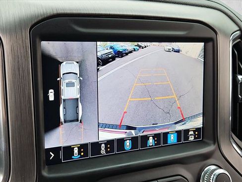 Used 2023 GMC Sierra 3500 Denali w/ Denali Ultimate Package AWD/4WD image 13