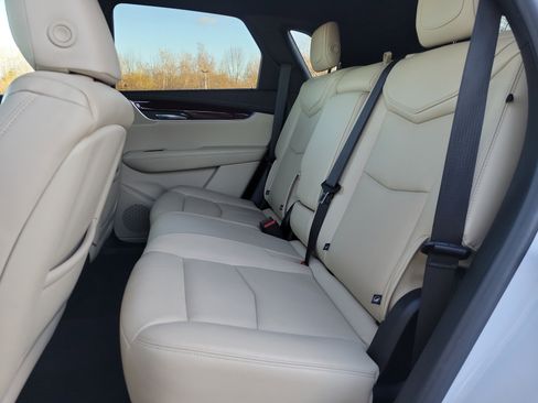 Used 2019 Cadillac XT5 Premium Luxury image 16