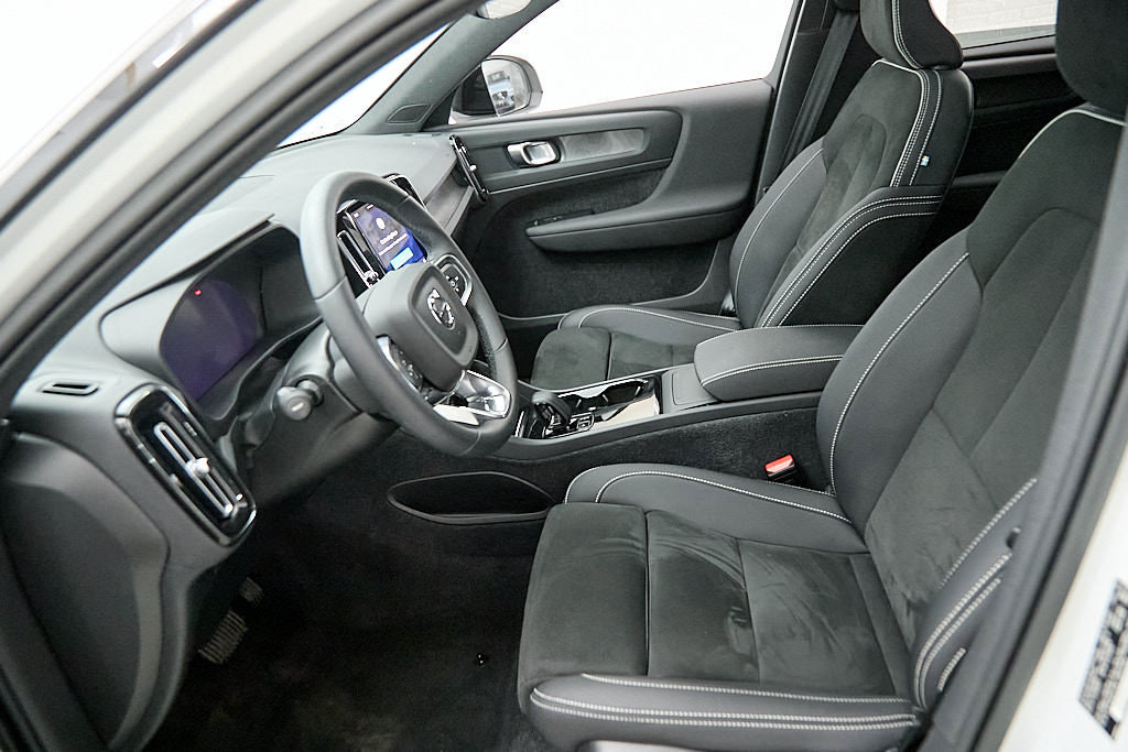 Certified 2023 Volvo XC40 Recharge Plus AWD/4WD image 17