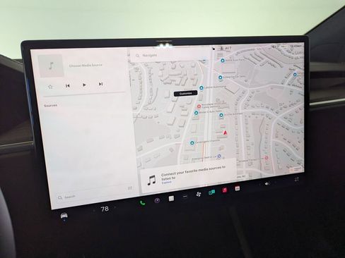 Used 2023 Tesla Model X image 11