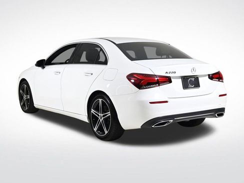 Used 2021 Mercedes-Benz A 220 image 3