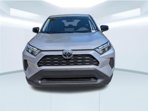 Used 2025 Toyota RAV4 LE image 17