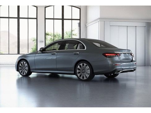 Used 2023 Mercedes-Benz E 450 4MATIC Sedan image 31