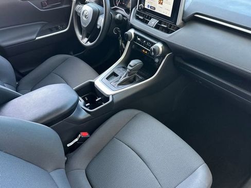 Certified 2025 Toyota RAV4 LE FWD image 20