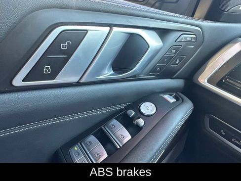 Used 2025 BMW X7 xDrive40i AWD/4WD image 17
