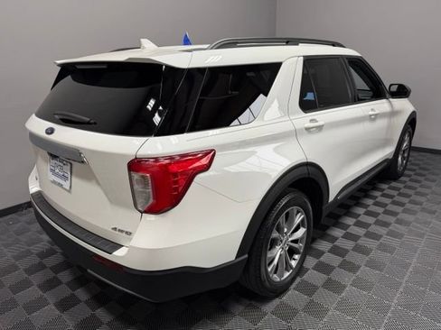 Used 2022 Ford Explorer XLT w/ Equipment Group 202A AWD/4WD image 8