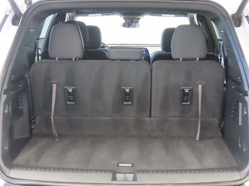 Used 2025 Chevrolet Traverse LT w/ Midnight/Sport Edition AWD/4WD image 15