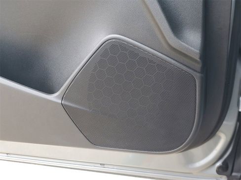 Used 2025 Cadillac XT4 Premium Luxury image 28