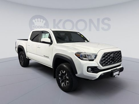Used 2022 Toyota Tacoma TRD Off-Road image 18