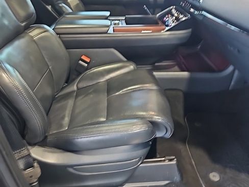 Used 2023 Lincoln Navigator Reserve image 14