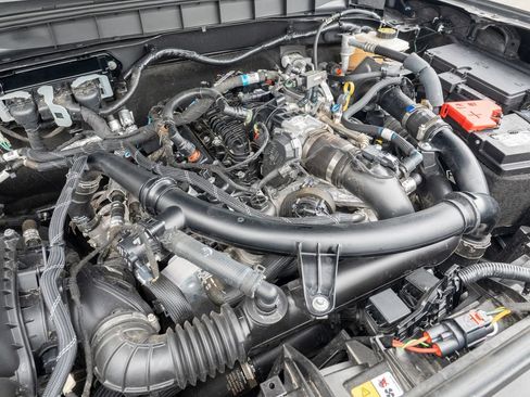 Used 2024 Ford Bronco Wildtrak AWD/4WD image 37