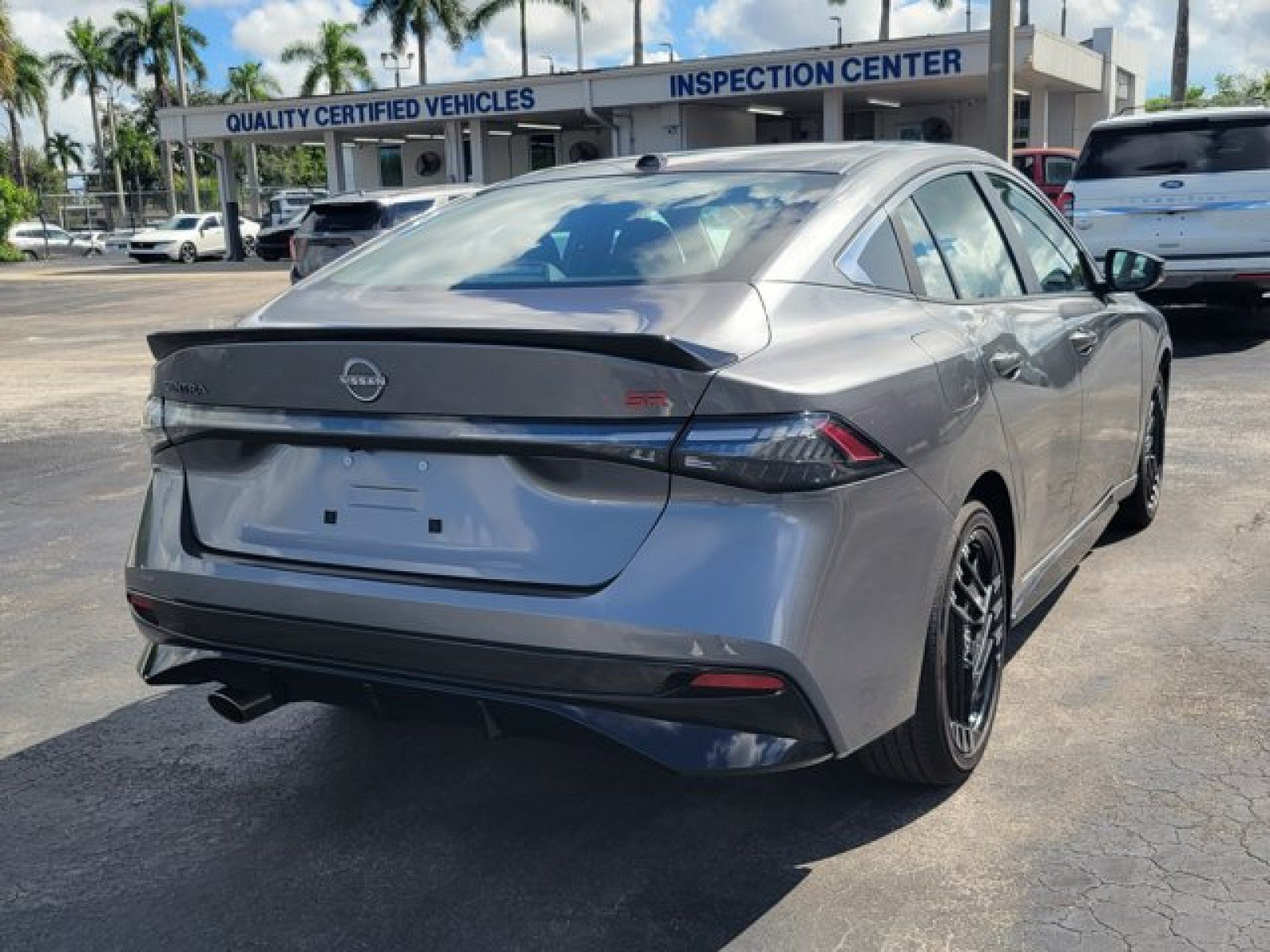 Used 2026 Nissan Sentra SR w/ Floor Mat Package FWD image 7