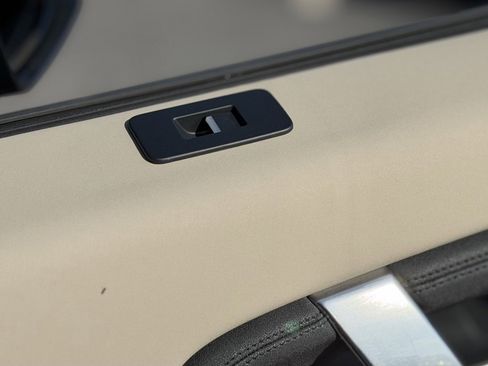 Used 2023 Land Rover Discovery Sport S image 36