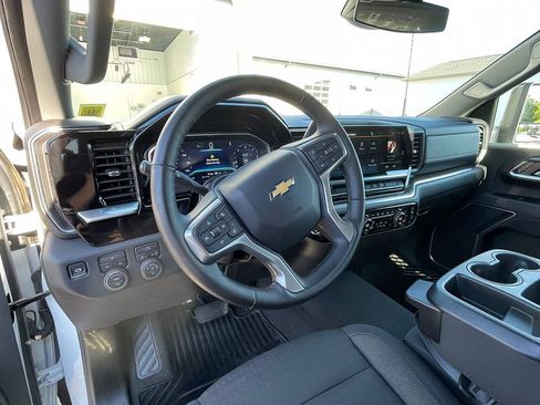 Used 2025 Chevrolet Silverado 2500 LT w/ Convenience Package AWD/4WD image 23