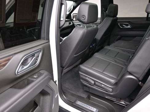 Used 2022 Chevrolet Tahoe LT w/ LT Signature Package image 18