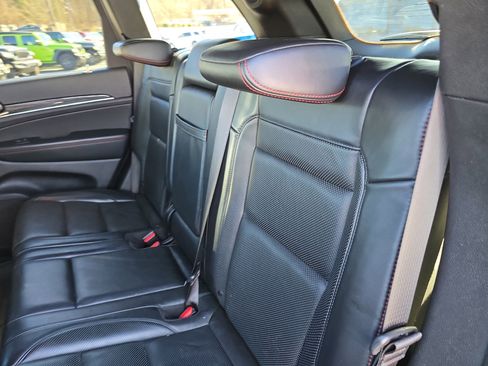 Used 2021 Jeep Grand Cherokee Trailhawk w/ Trailhawk Luxury Group image 16