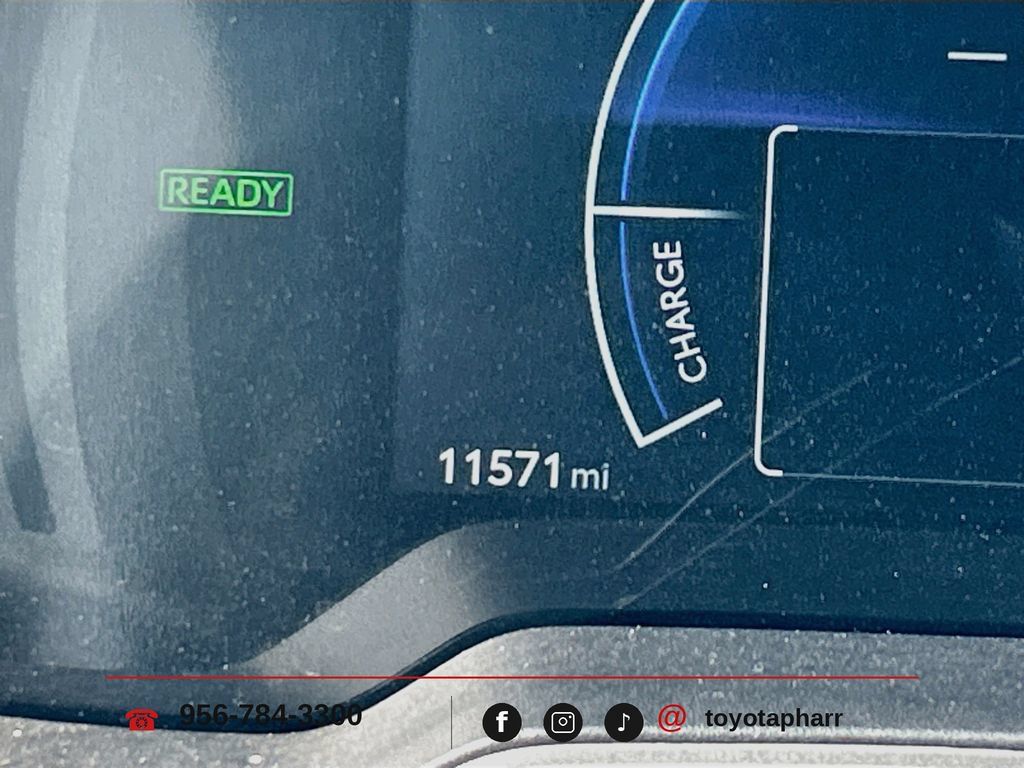 Used 2025 Toyota Corolla Cross AWD Hybrid w/ Convenience Package image 11