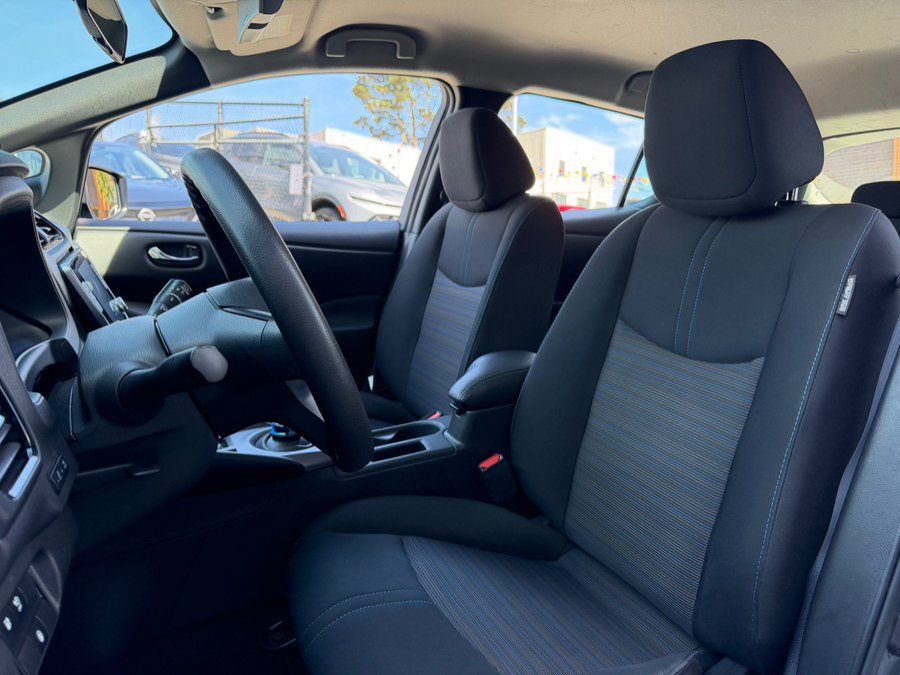 Used 2025 Nissan Leaf S FWD image 18