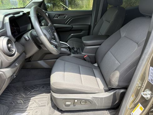 Used 2023 Chevrolet Colorado Trail Boss w/ Advanced Trailering Package AWD/4WD image 9