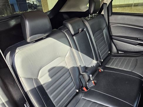 Used 2018 Ford Edge SEL w/ Equipment Group 201A AWD/4WD image 19