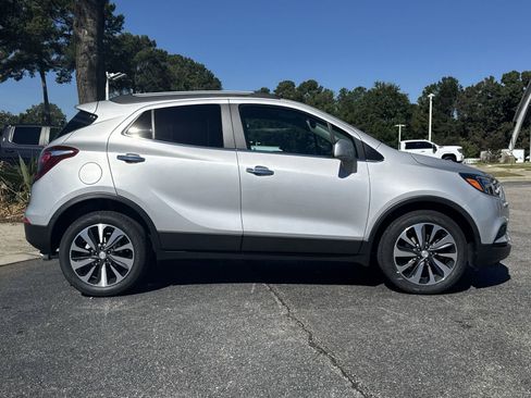 Used 2022 Buick Encore Preferred w/ Safety Package image 11
