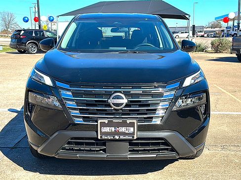 Certified 2025 Nissan Rogue SV image 11