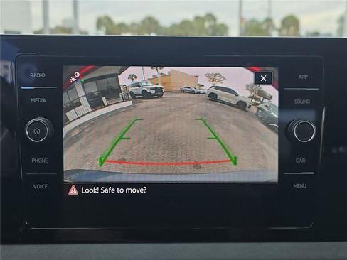 Used 2025 Volkswagen Jetta SE w/ Sunroof Package image 20