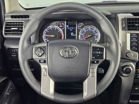 Used 2022 Toyota 4Runner Limited AWD/4WD image 18