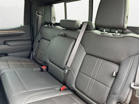 Used 2024 Chevrolet Silverado 1500 High Country w/ High Country Premium Package image 13