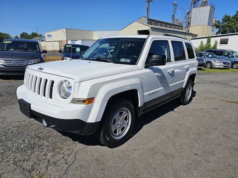 Used 2014 Jeep Patriot Sport w/ Power Value Group image 3