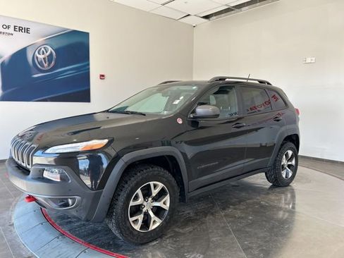 Used 2014 Jeep Cherokee Trailhawk w/ Leather Interior Group image 2