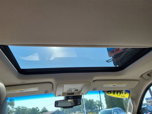 Used 2018 GMC Yukon Denali image 17