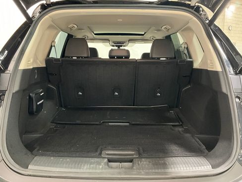 Used 2023 Nissan Rogue SL image 25