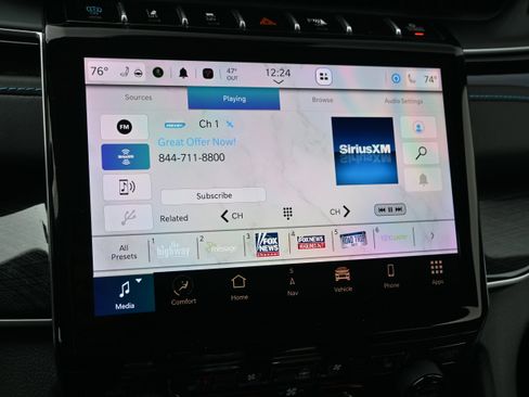 Used 2023 Jeep Grand Cherokee Trailhawk w/ Luxury Tech Group III image 35