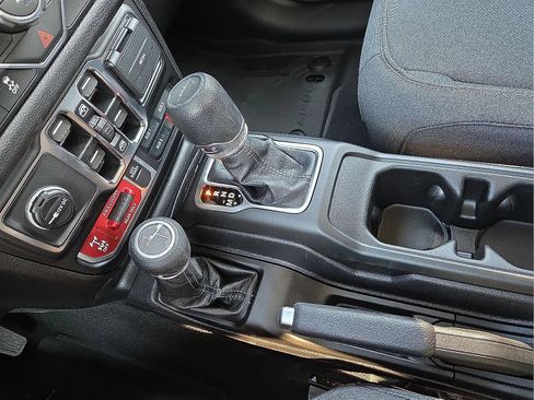 New 2026 Jeep Gladiator Willys AWD/4WD image 25