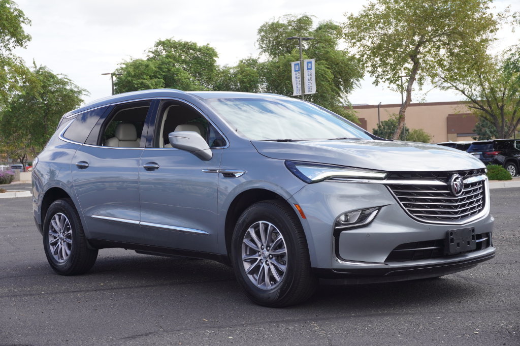 Used 2023 Buick Enclave Essence FWD image 6