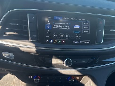 Used 2020 Buick Enclave Essence w/ Sound and Sites Package image 11