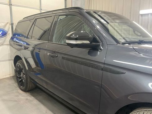 Used 2025 Lincoln Navigator Reserve w/ Jet Appearance Package AWD/4WD image 4