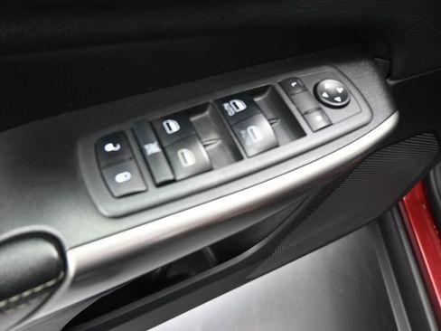 Used 2019 Jeep Cherokee Limited w/ Luxury Group AWD/4WD image 13