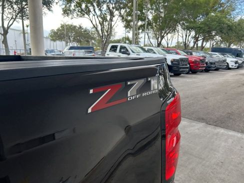Used 2018 Chevrolet Silverado 1500 LT w/ All Star Edition image 15