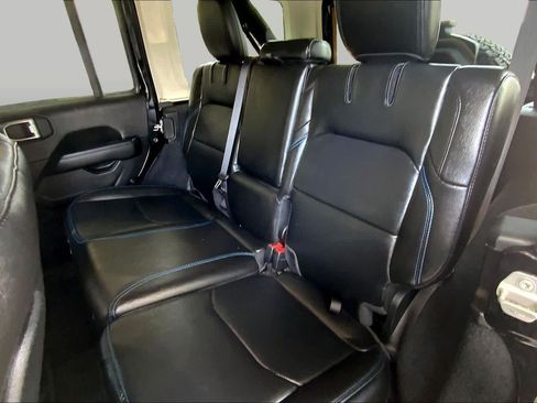 Used 2023 Jeep Wrangler Unlimited Rubicon 4xe w/ Cold Weather Group AWD/4WD image 20