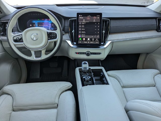 Used 2025 Volvo XC90 B6 Ultra w/ Protection Package AWD/4WD image 17