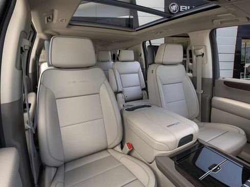 New 2026 GMC Yukon XL Denali w/ Denali Reserve Package image 16